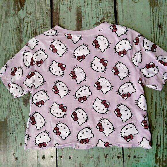 Hello Kitty Tee Shirt Cut Off Raw Hem Size XS Pink All Over Hello Kitty Graphics - Picture 4 of 6